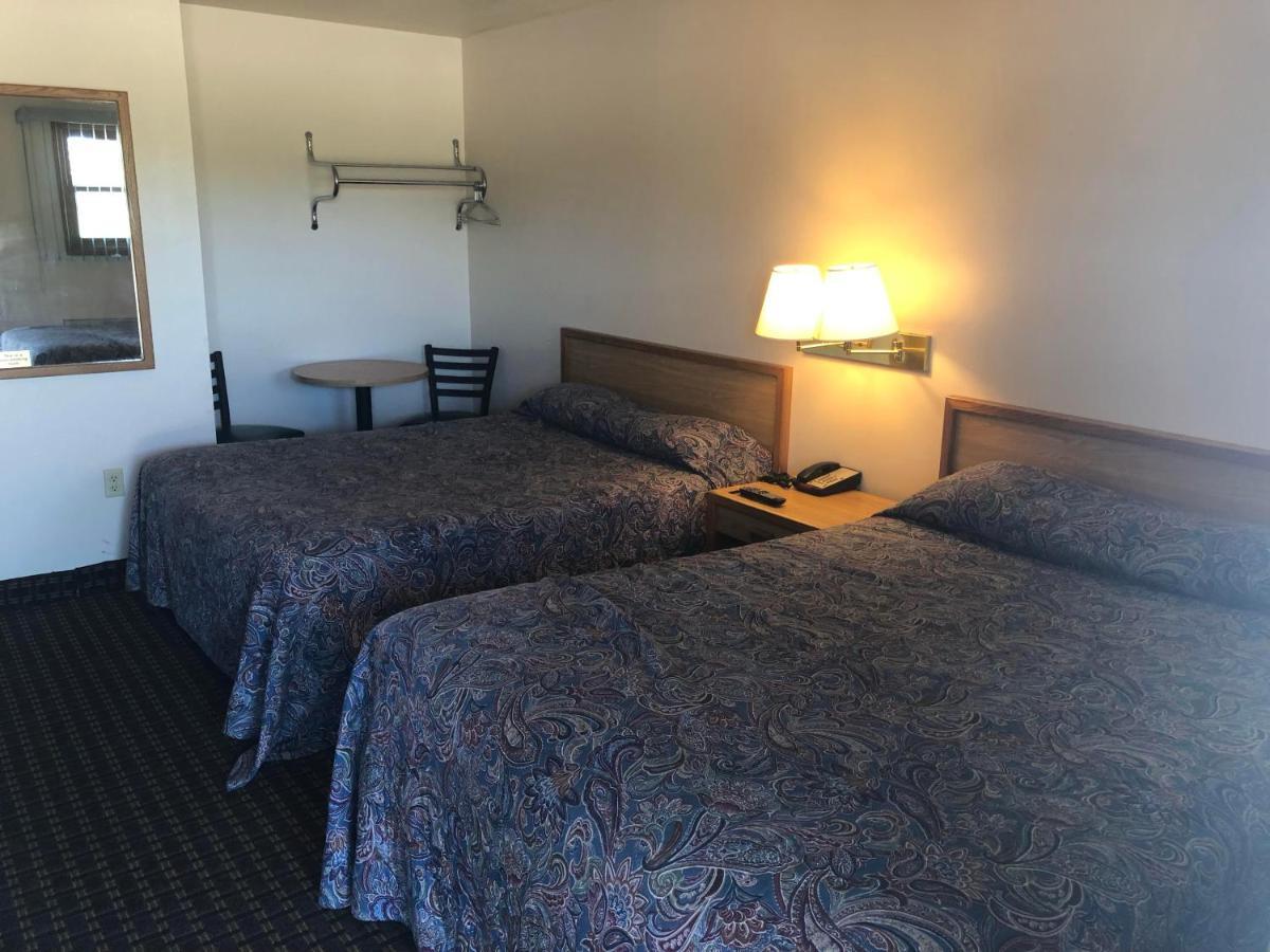 Exxon Quik Stop & Motel Wausaukee Bagian luar foto